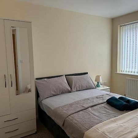 Rooms 7 Minutes From Etihad Manchester Esterno foto