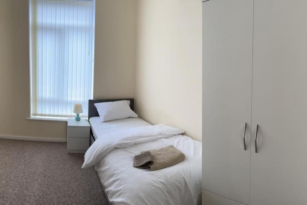 Rooms 7 Minutes From Etihad Manchester Esterno foto