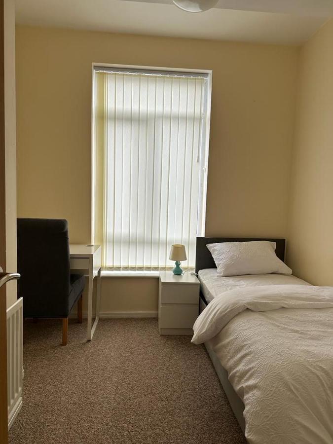 Rooms 7 Minutes From Etihad Manchester Esterno foto